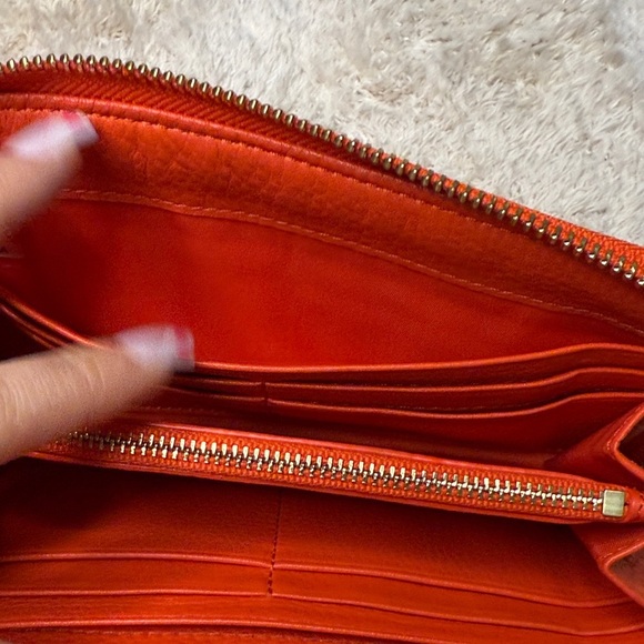 Like New Tory Burch Orange Amanda Continental Leather Zip Wallet - Picture 8 of 13